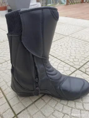 Bottes de moto femme, taille 37, d'occasion Ajouté le : 19/01/2024