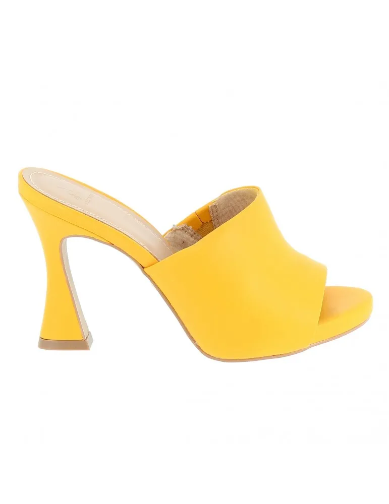 mules petite plateforme talons de forme cuir jaune 10 cm