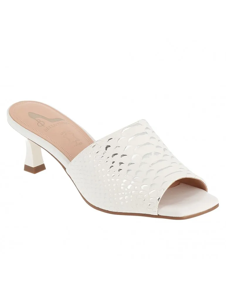 mules à talons fins cuir texturisé blanc et argent