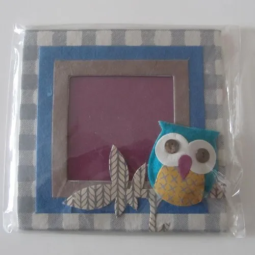 Petit cadre en carton avec hibou, chouette en 3d en feutrine et boutons